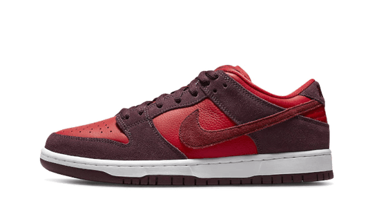 SB Dunk Low Cherry (DM0807-600) - EU 36–47.5 - Red | SOSUKICKS