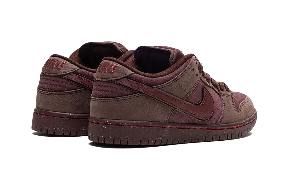 SB Dunk Low City Of Love Burgundy Crush (FN0619-600) - 37.5 EU - 5 US - Burgundy | SOSUKICKS
