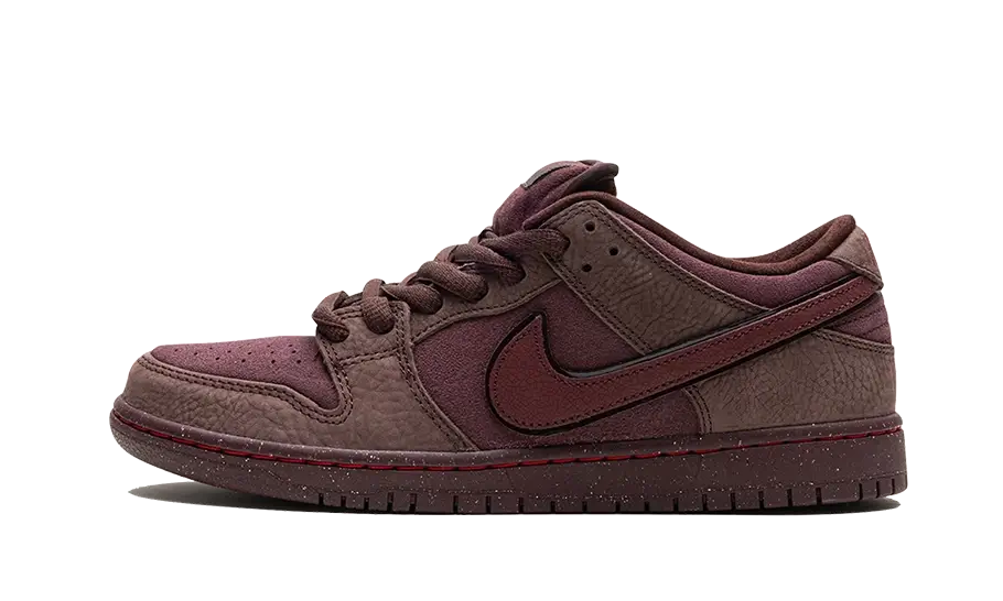 SB Dunk Low City Of Love Burgundy Crush (FN0619-600) - EU 36–49.5 - Burgundy | SOSUKICKS