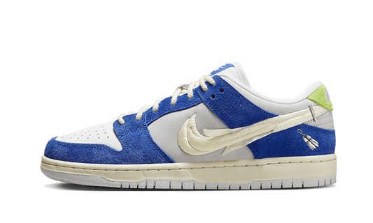 SB Dunk Low Pro QS Fly Streetwear (DQ5130-400) - EU 36–46 - Navy | SOSUKICKS