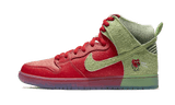 SB Dunk High Pro QS Strawberry Cough