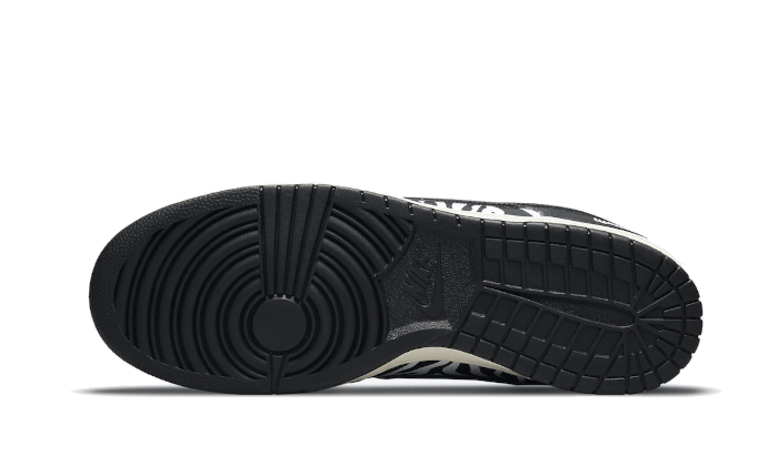 SB Dunk Low Quartersnacks Zebra (DM3510-001) - 37.5 EU - 5 US - Black | SOSUKICKS