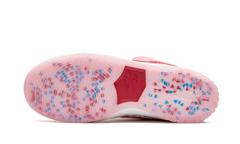 SB Dunk Low StrangeLove (CT2552-800) - 38 EU - 5.5 US - Pink | SOSUKICKS