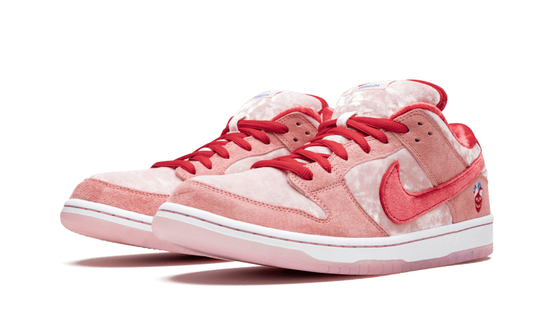 SB Dunk Low StrangeLove (CT2552-800) - 36.5 EU - 4.5 US - Pink | SOSUKICKS