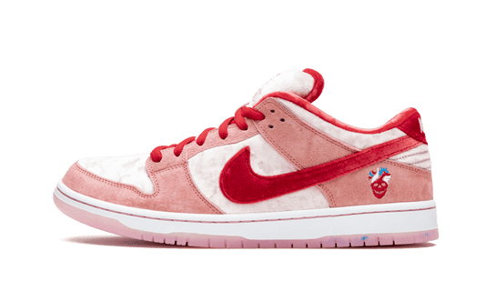 SB Dunk Low StrangeLove (CT2552-800) - EU 36–46 - Pink | SOSUKICKS
