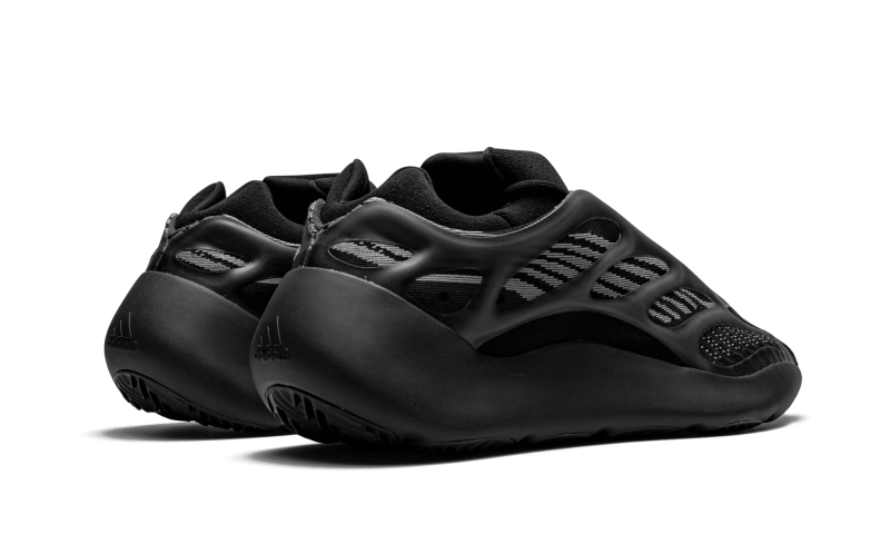 Yeezy 700 V3 Alvah (H67799) - 37 1/3 EU - 5 US - Black | SOSUKICKS