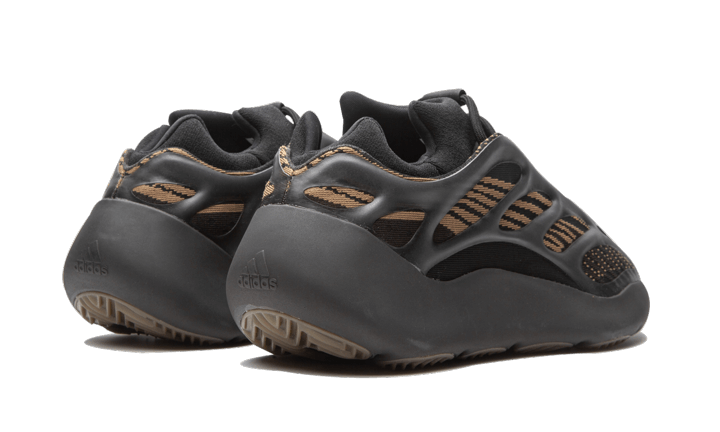 Yeezy 700 V3 Clay Brown (GY0189) - 37 1/3 EU - 5 US - Brown | SOSUKICKS