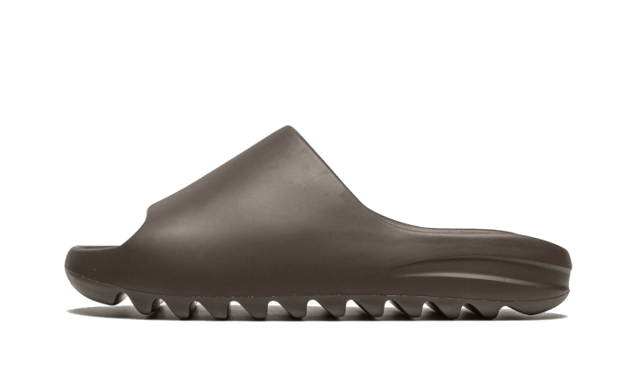 Yeezy Slide Soot (G55495/GX6141) - EU 38–47 - Black | SOSUKICKS