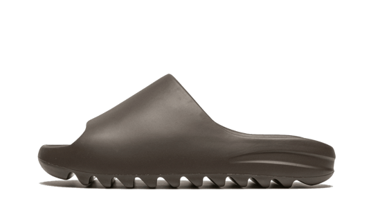 Yeezy Slide Soot (G55495/GX6141) - EU 38–47 - Black | SOSUKICKS
